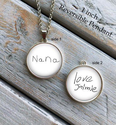 Reversible necklace with two handwritten messages